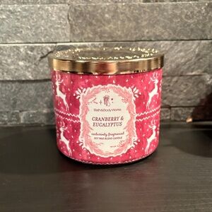 Bath & Body Works Cranberry & Eucalyptus 3-Wick Candle – New